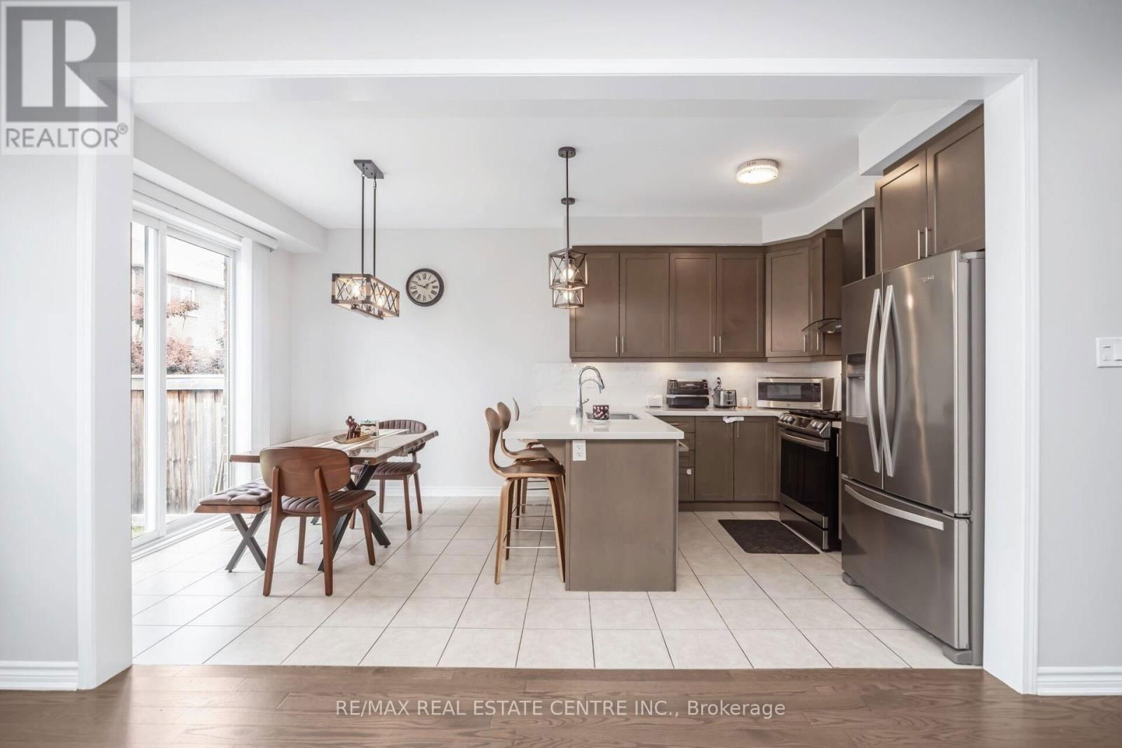 343 EMMETT LANDING Image 15