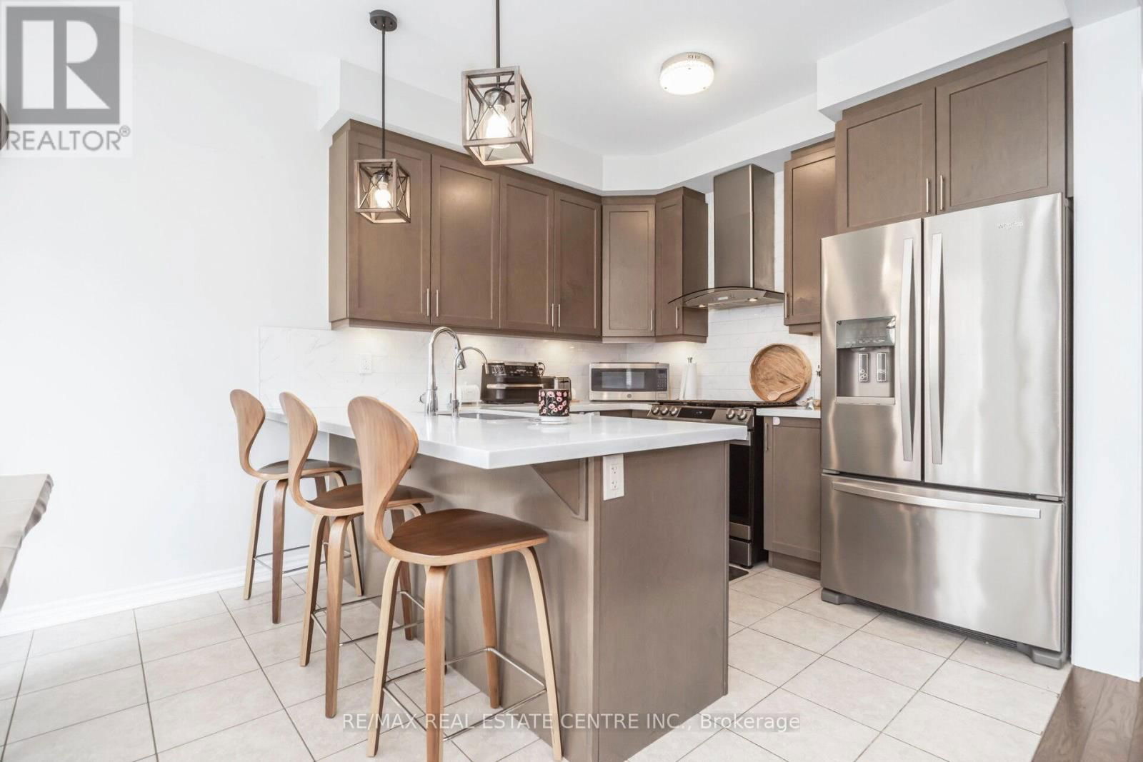 343 EMMETT LANDING Image 17