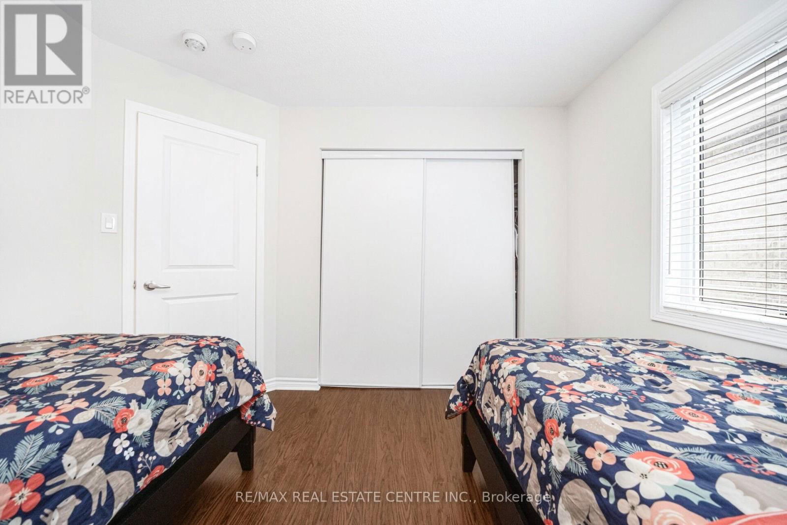 343 EMMETT LANDING Image 31