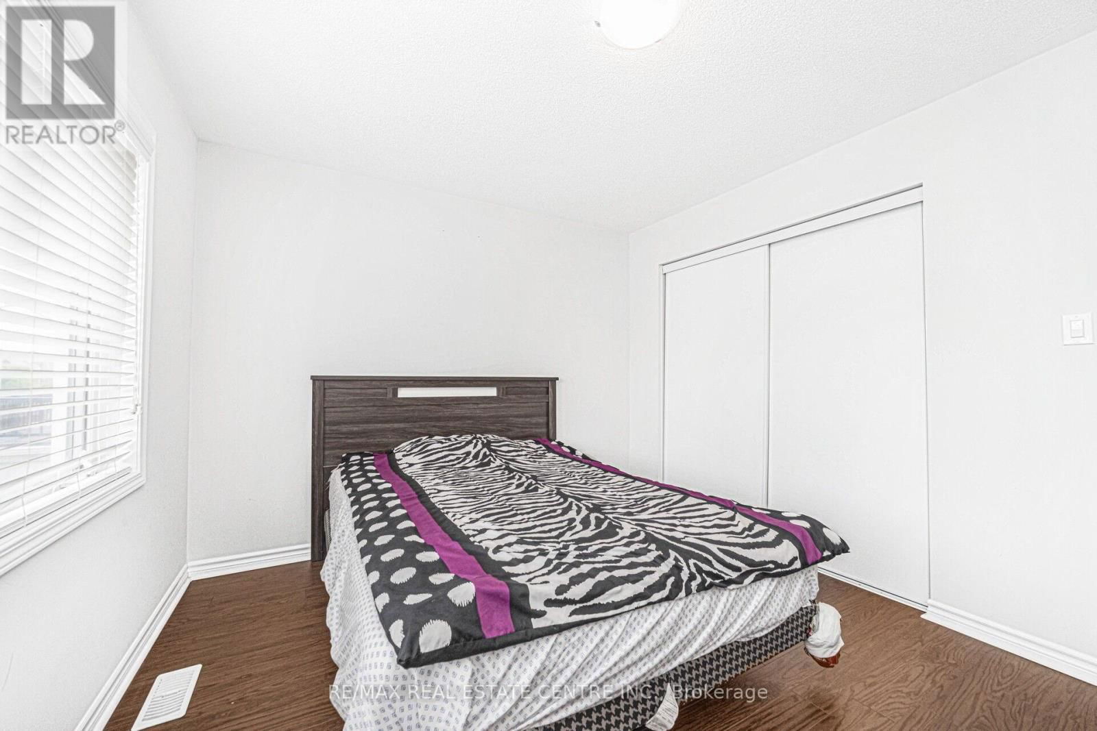 343 EMMETT LANDING Image 35