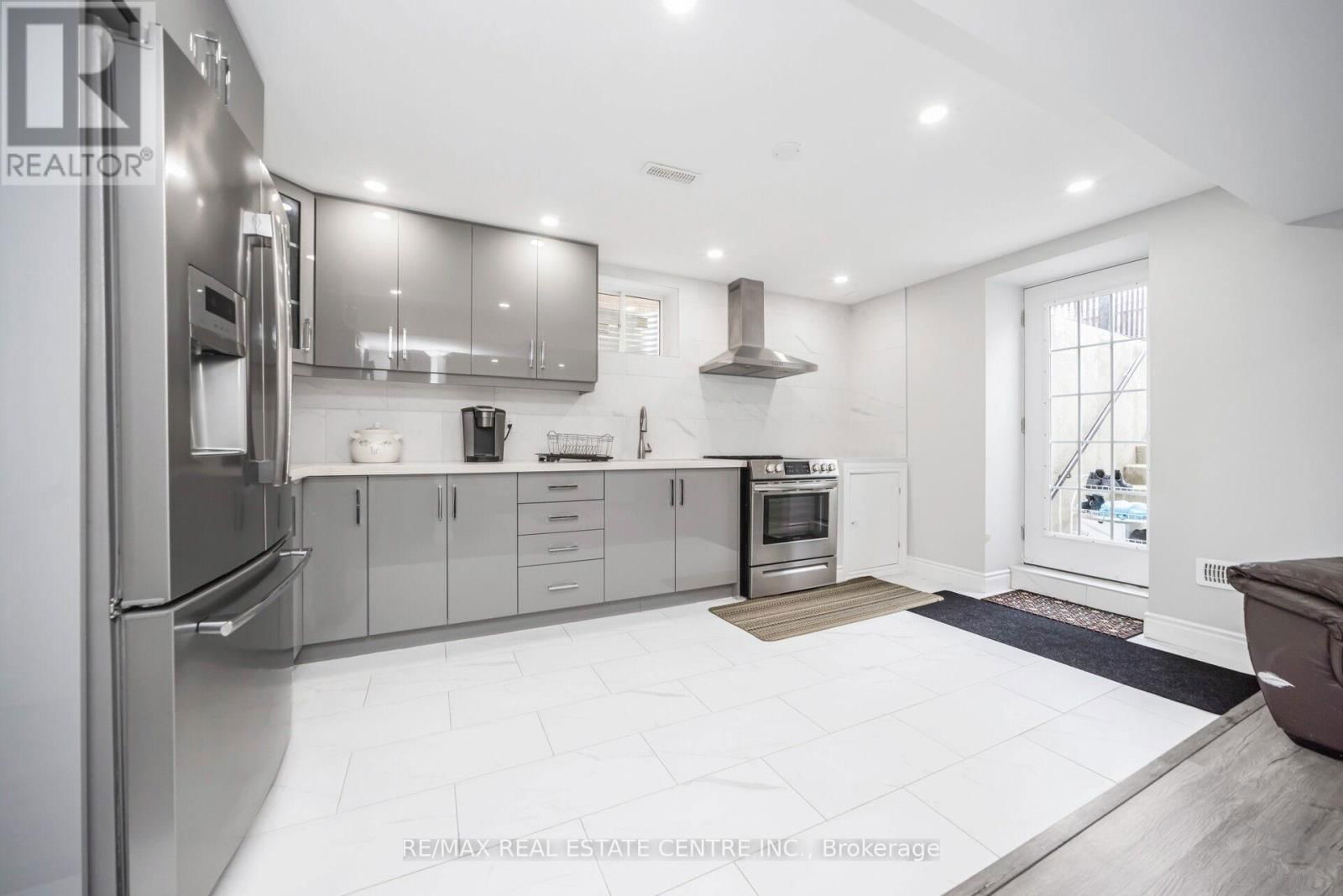 343 EMMETT LANDING Image 39