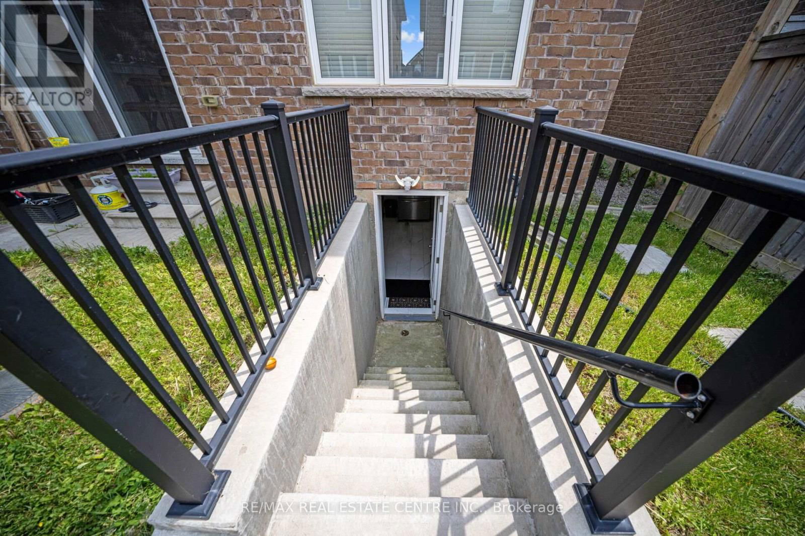 343 EMMETT LANDING Image 45
