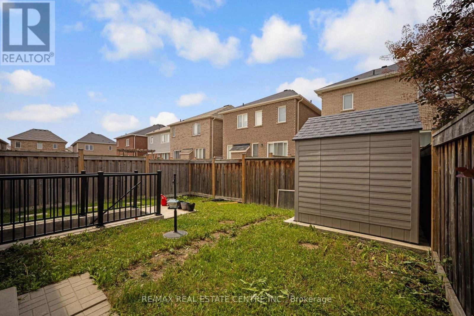 343 EMMETT LANDING Image 46