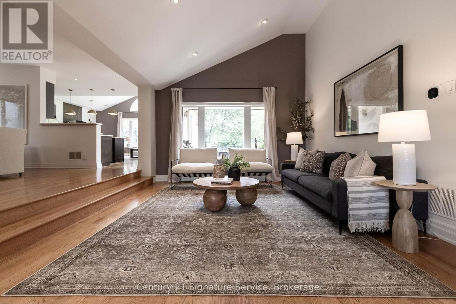 24 JOYMAR DRIVE Image 12