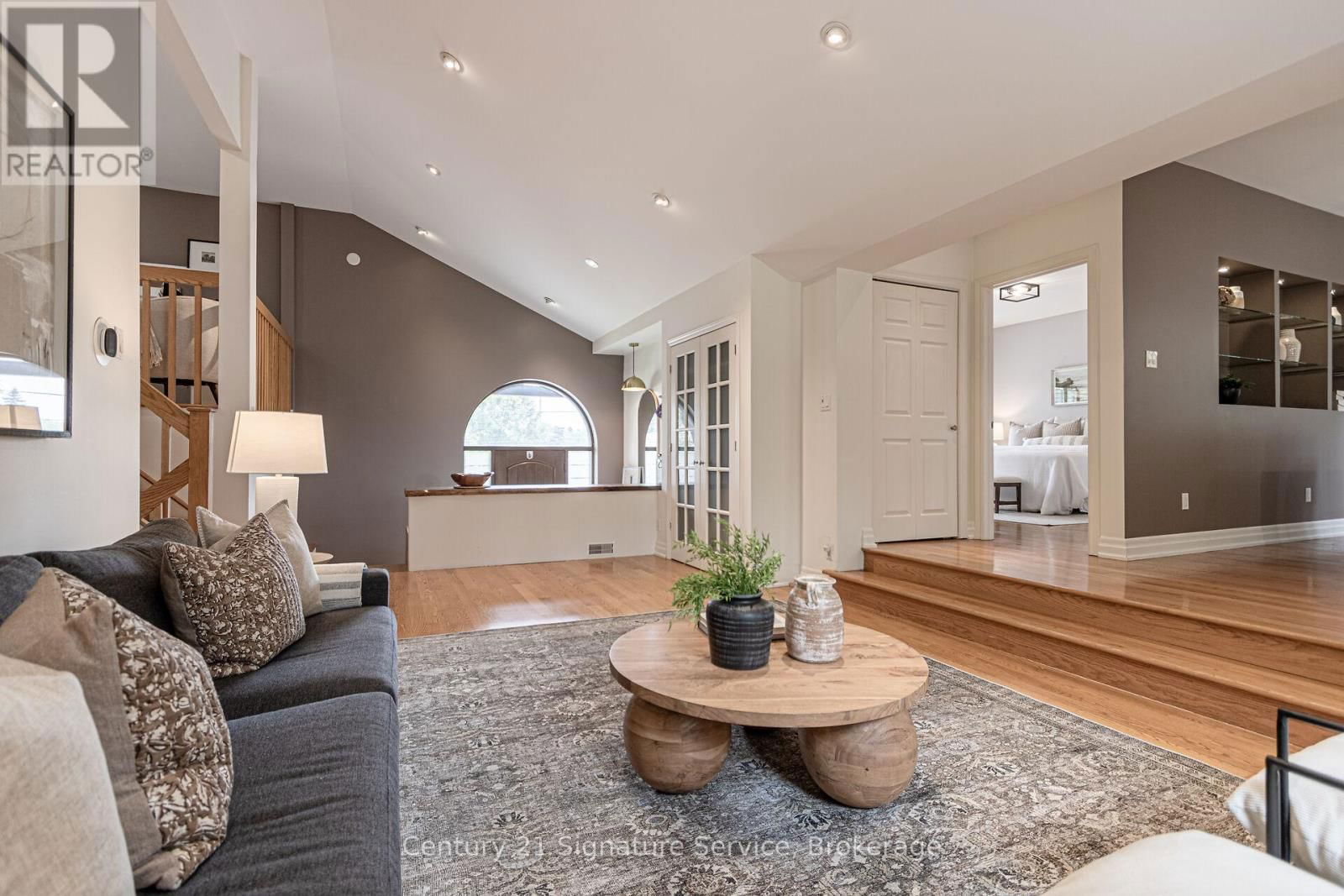 24 JOYMAR DRIVE Image 13