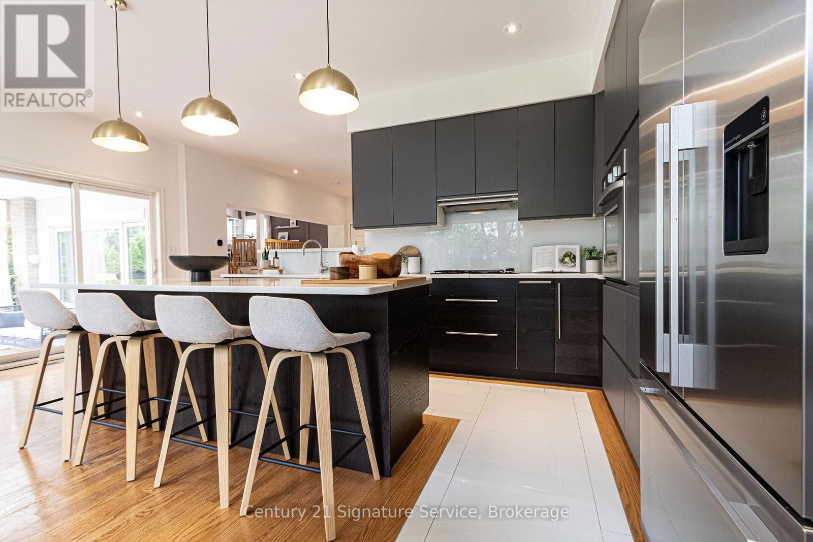 24 JOYMAR DRIVE Image 17