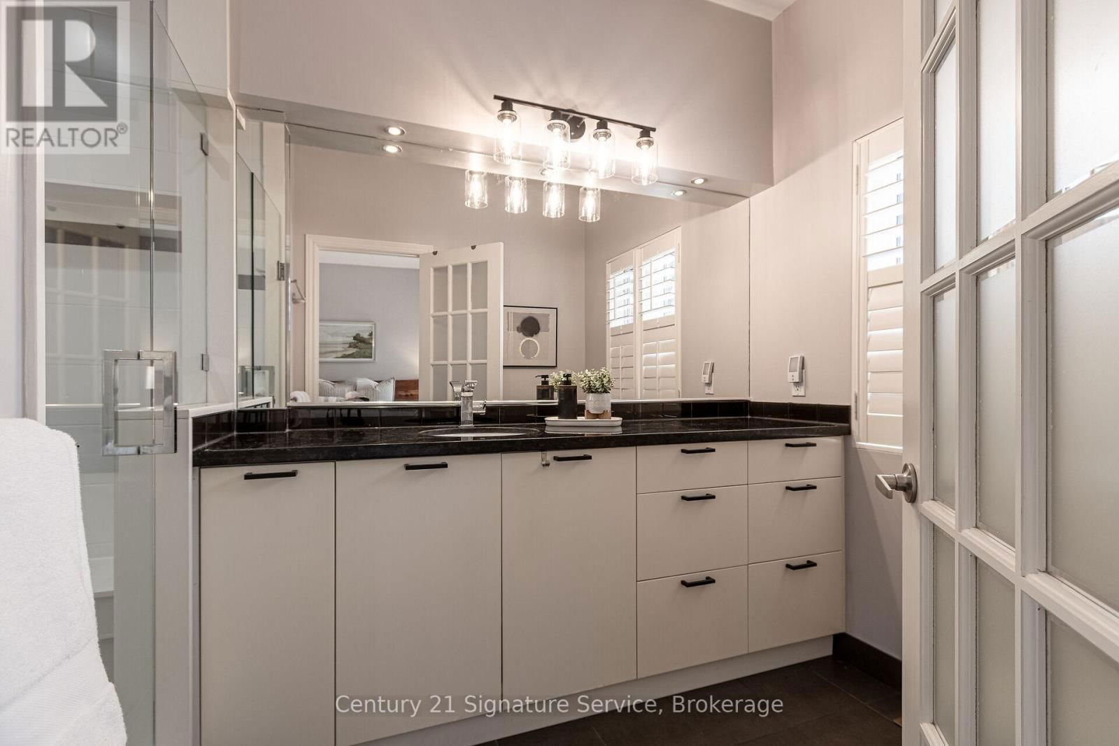 24 JOYMAR DRIVE Image 30