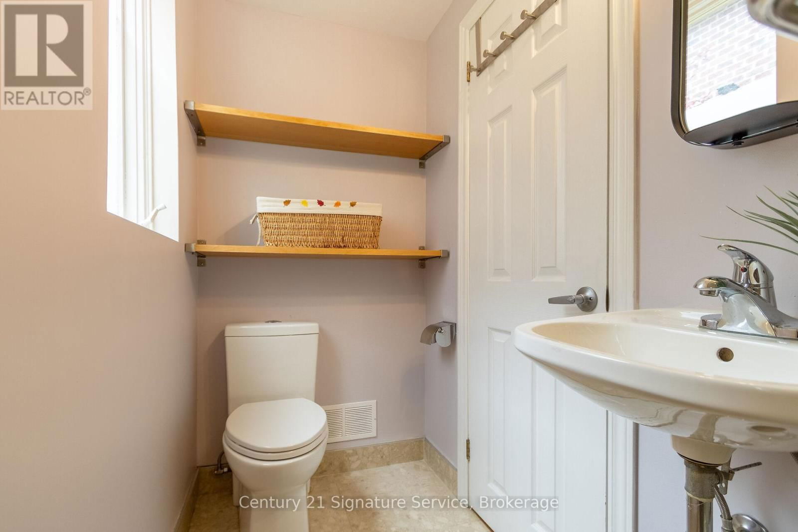 24 JOYMAR DRIVE Image 32