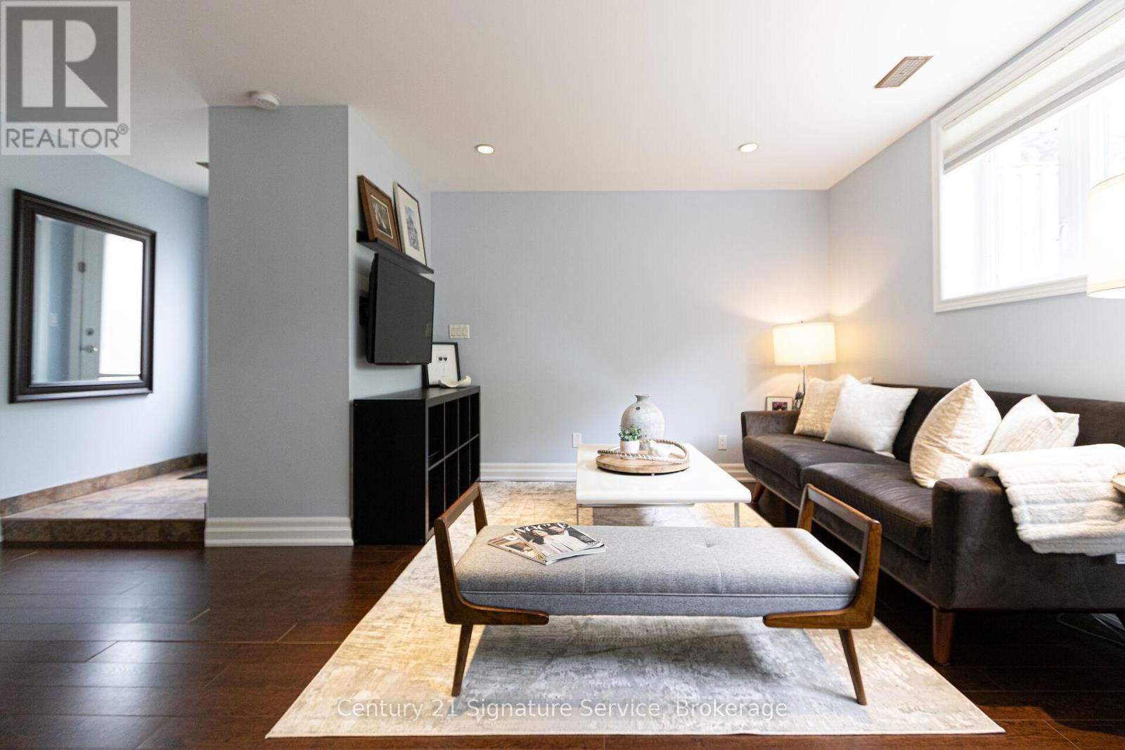 24 JOYMAR DRIVE Image 39