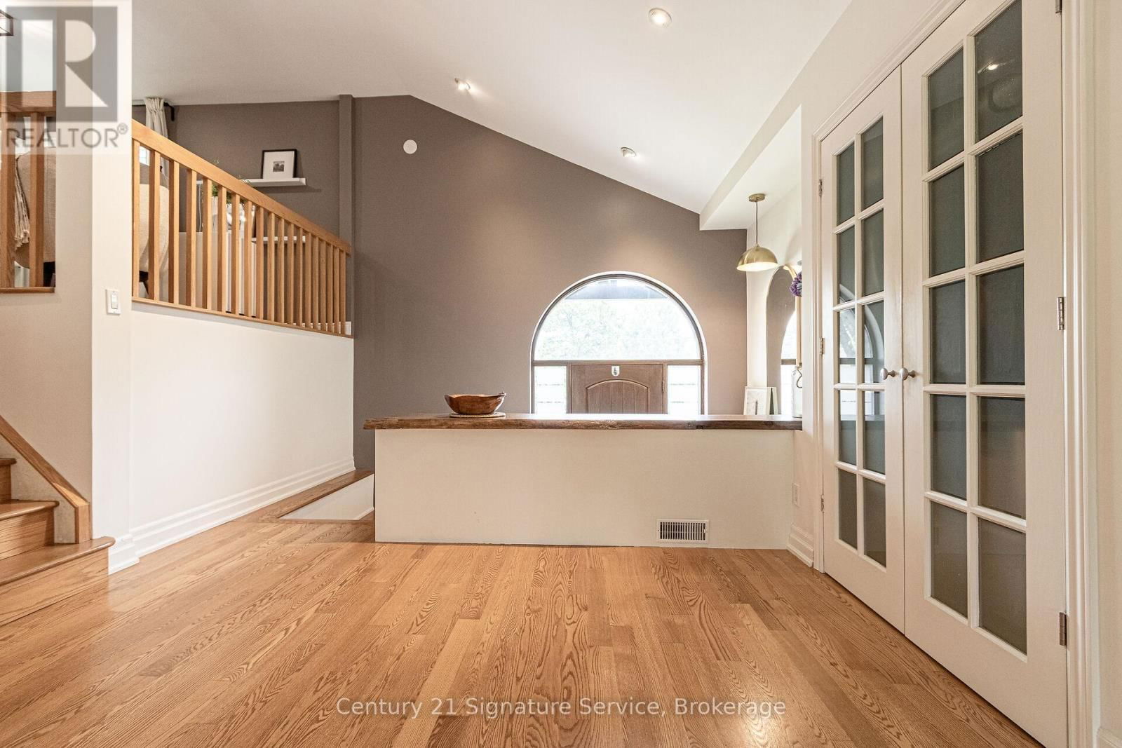 24 JOYMAR DRIVE Image 6