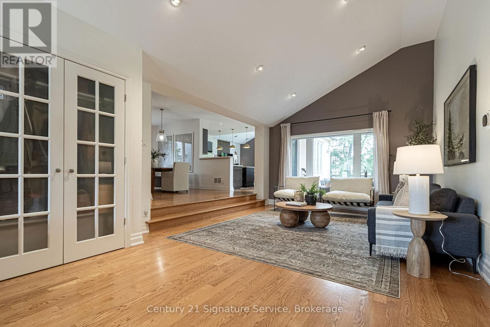24 JOYMAR DRIVE Image 8