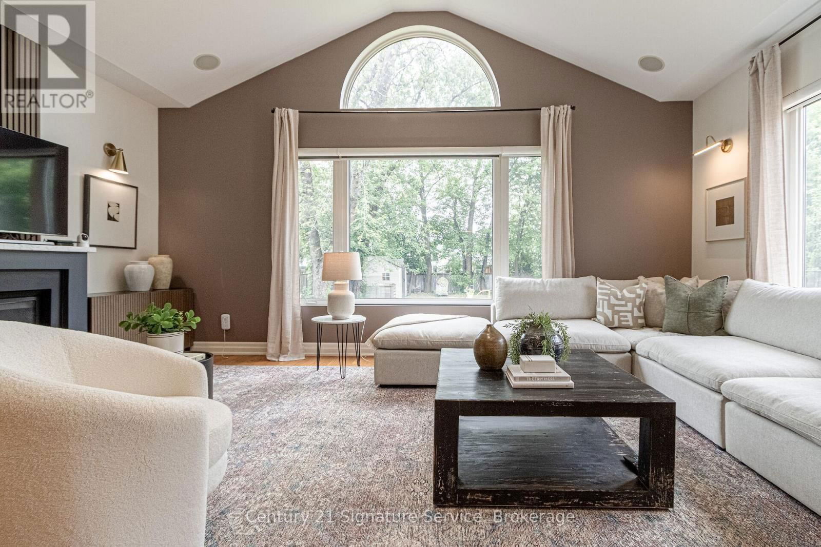 24 JOYMAR DRIVE Image 9