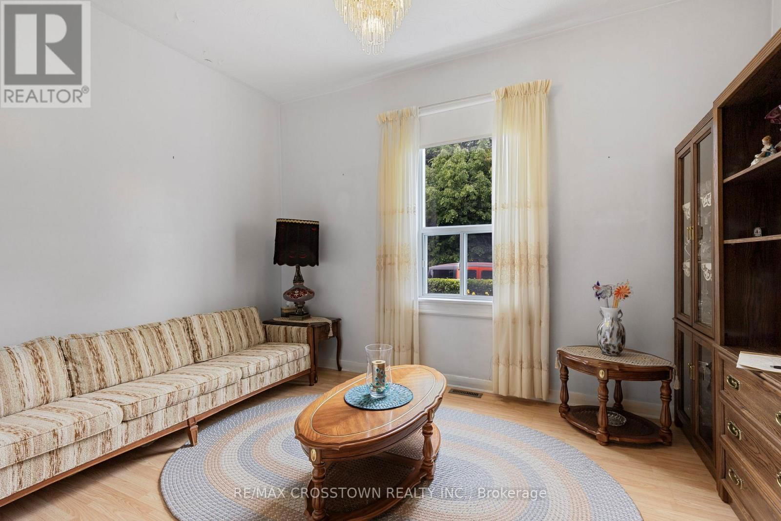 35 EDITH AVENUE Image 14