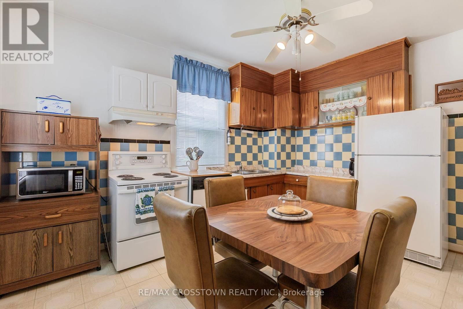 35 EDITH AVENUE Image 15