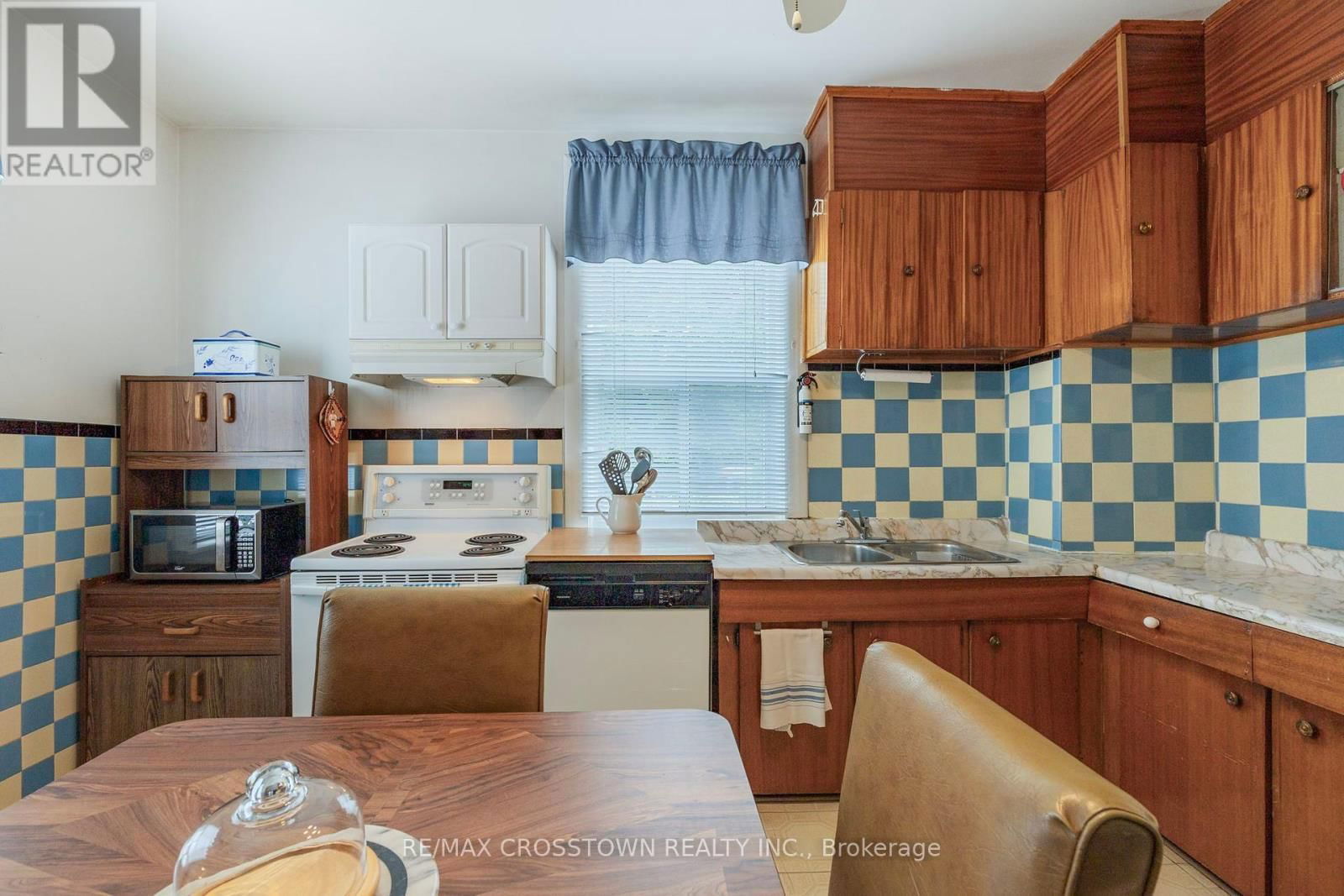 35 EDITH AVENUE Image 18