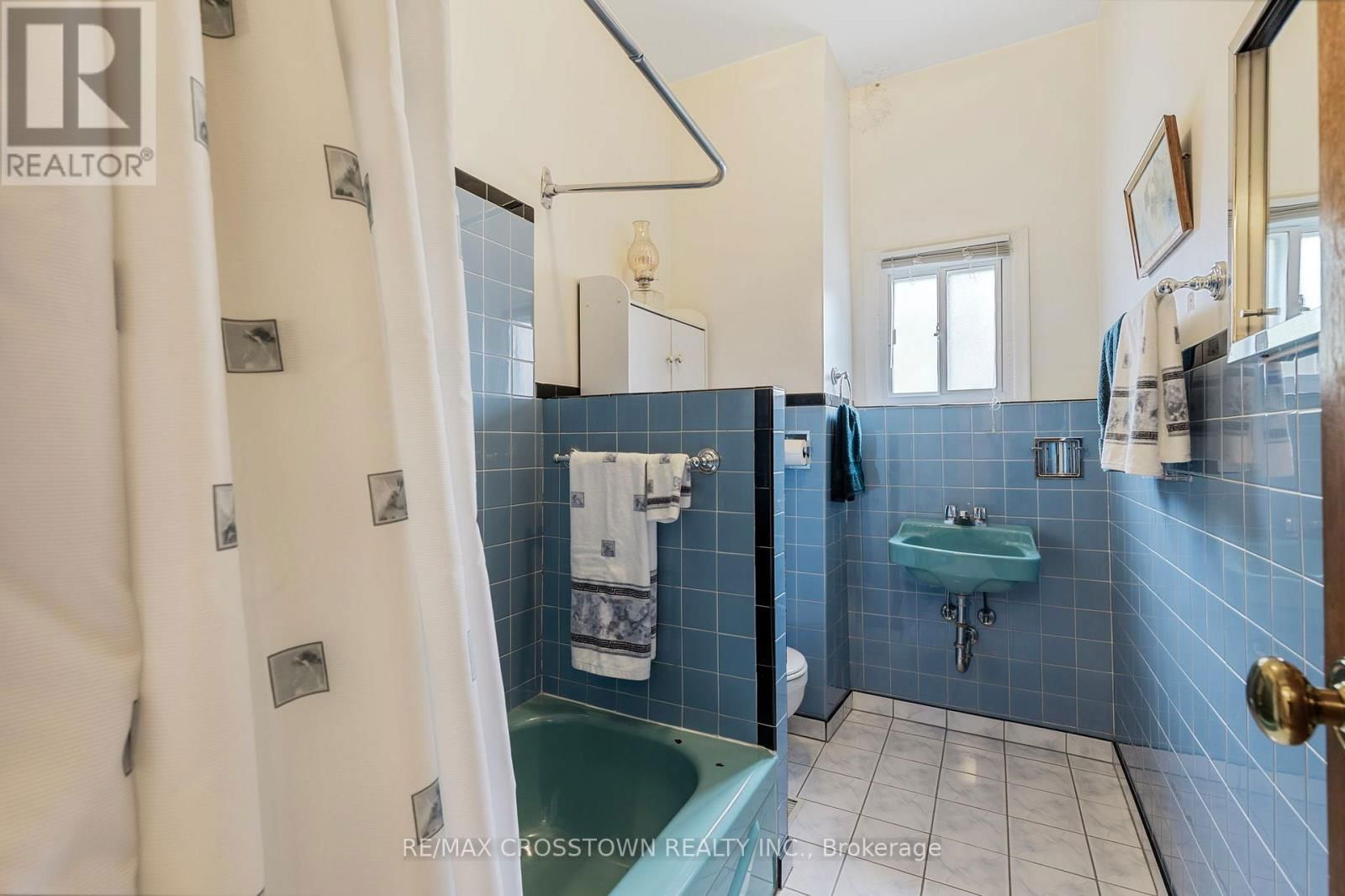 35 EDITH AVENUE Image 22