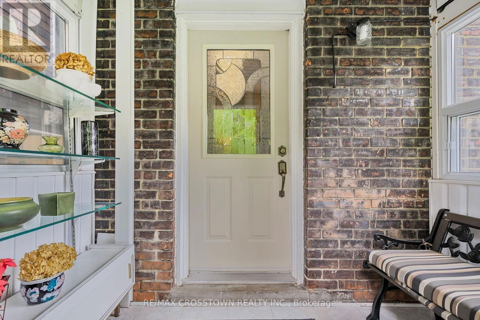 35 EDITH AVENUE Image 8