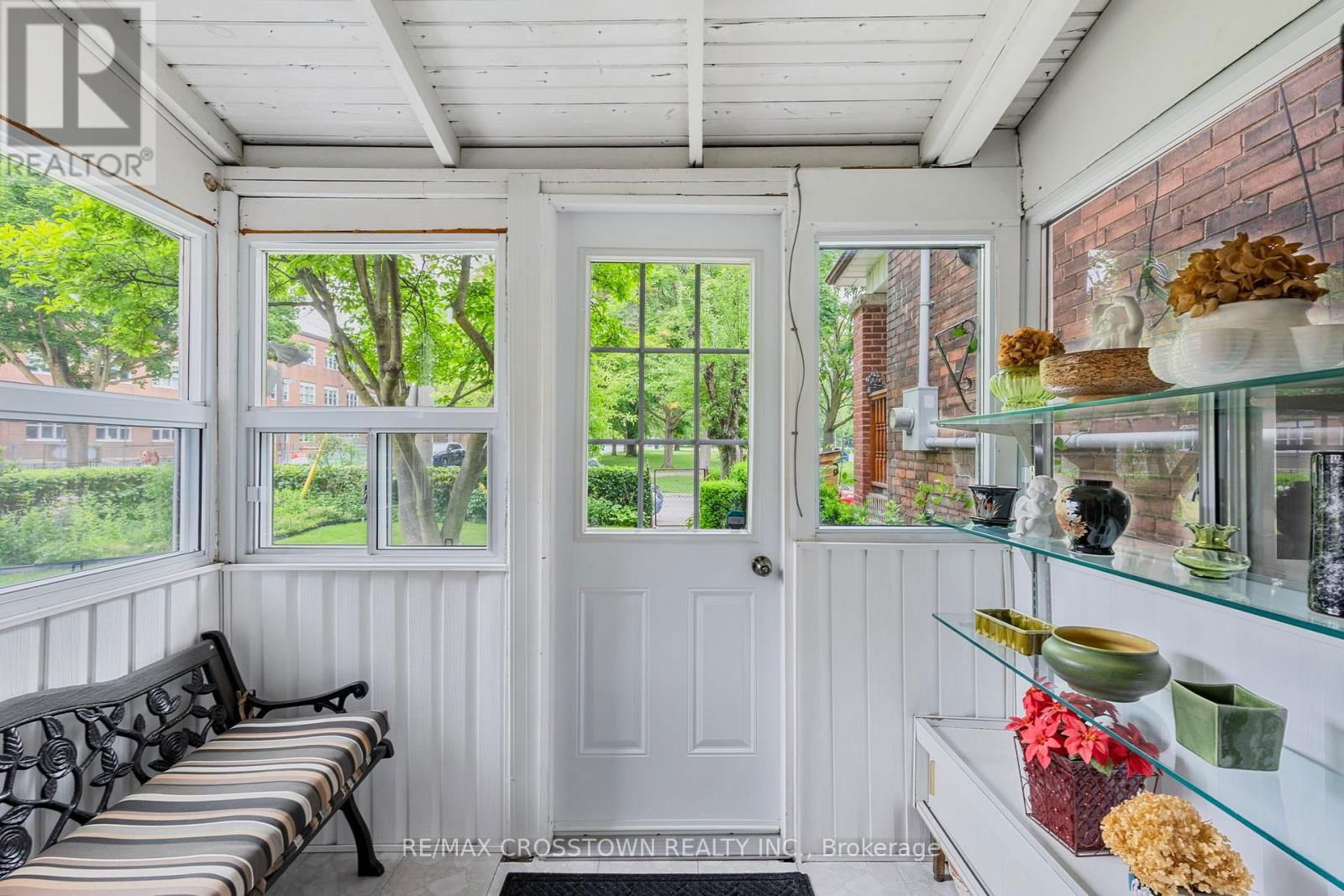 35 EDITH AVENUE Image 9