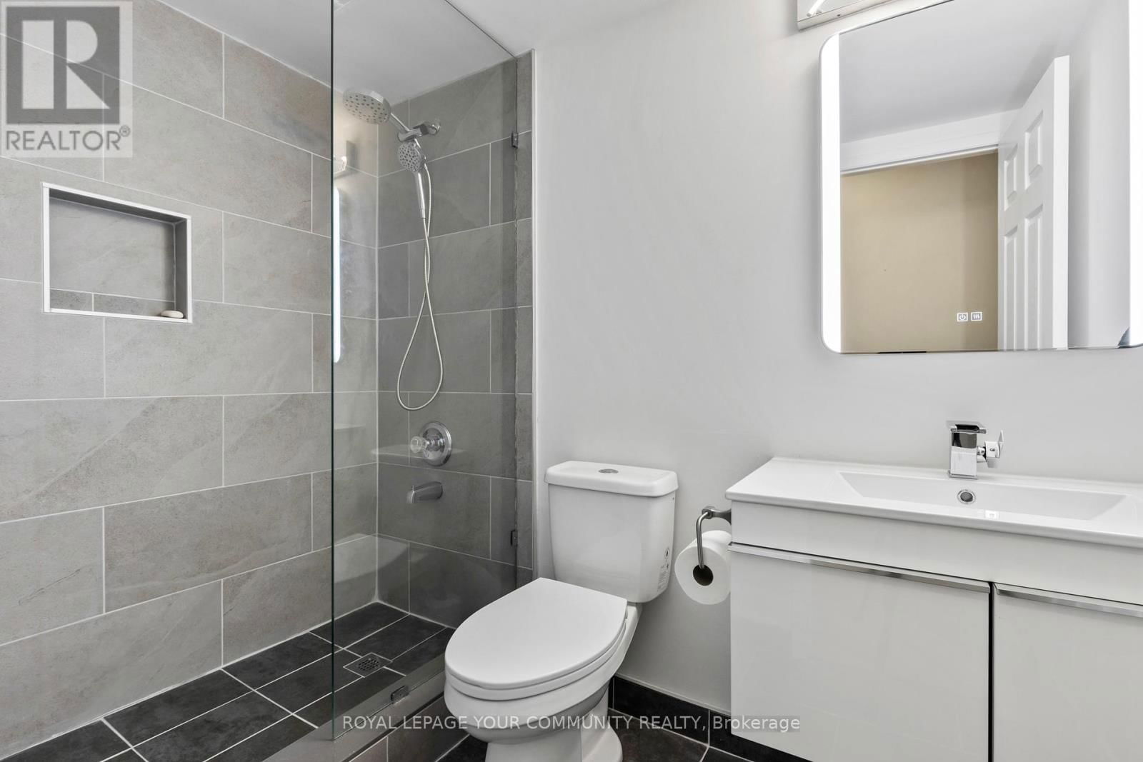 13 - 210 MANITOBA STREET Image 14