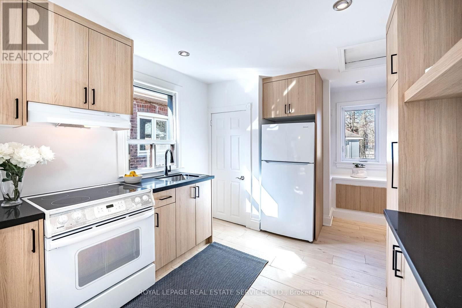 48 THIRTEENTH STREET Image 12