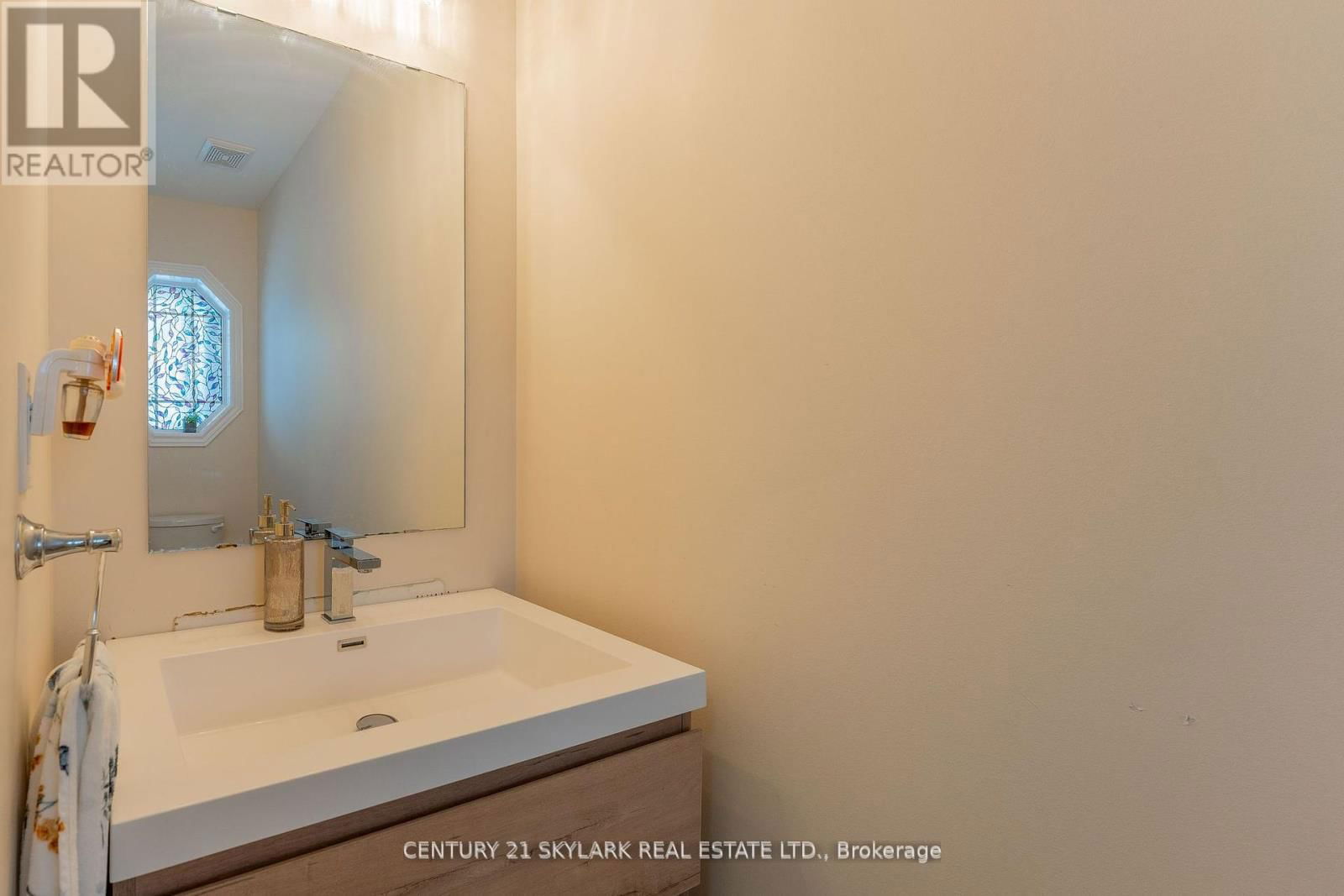 197 SUSSEXVALE DRIVE Image 14