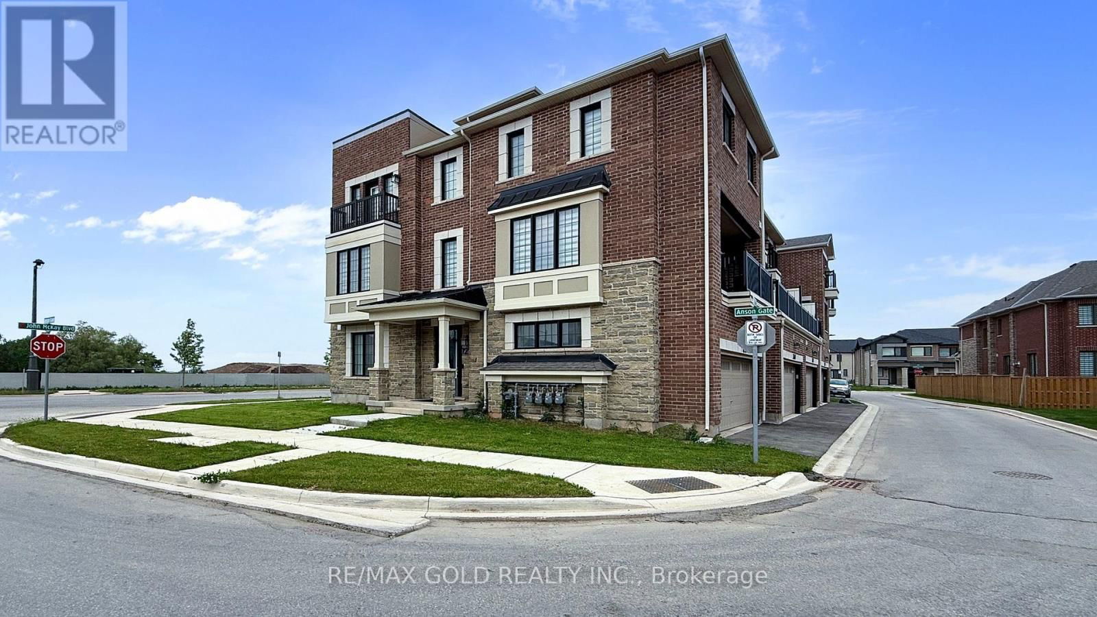 1210 ANSON GATE Image 2
