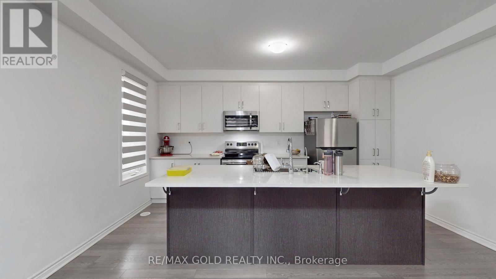1210 ANSON GATE Image 23