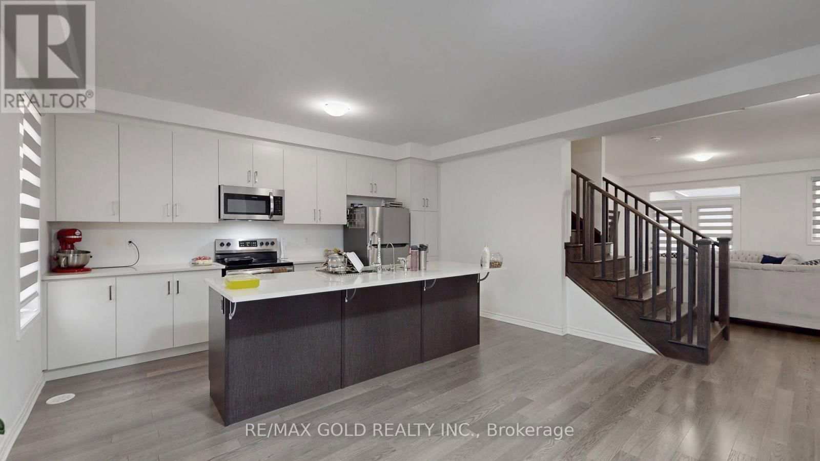 1210 ANSON GATE Image 25