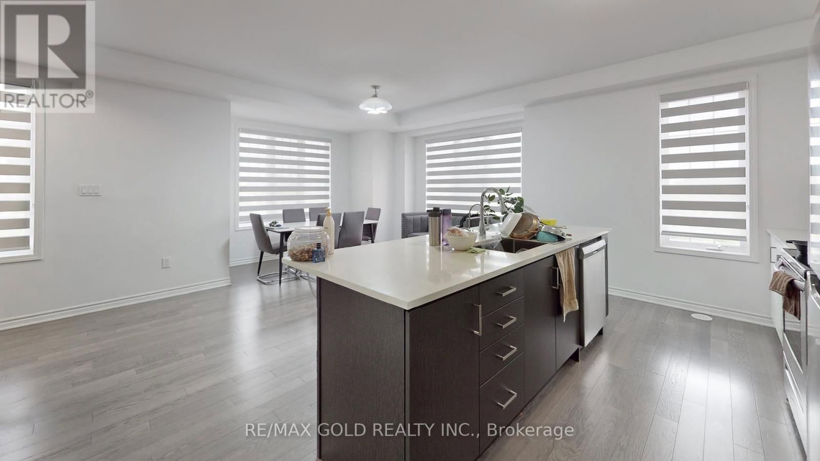 1210 ANSON GATE Image 26