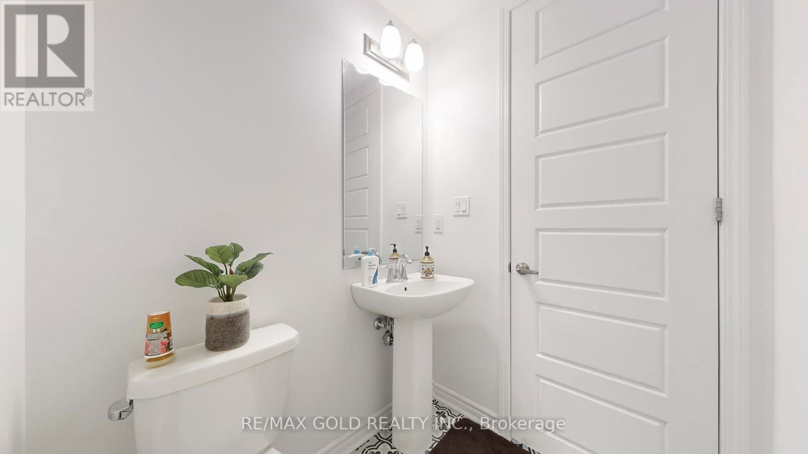 1210 ANSON GATE Image 31