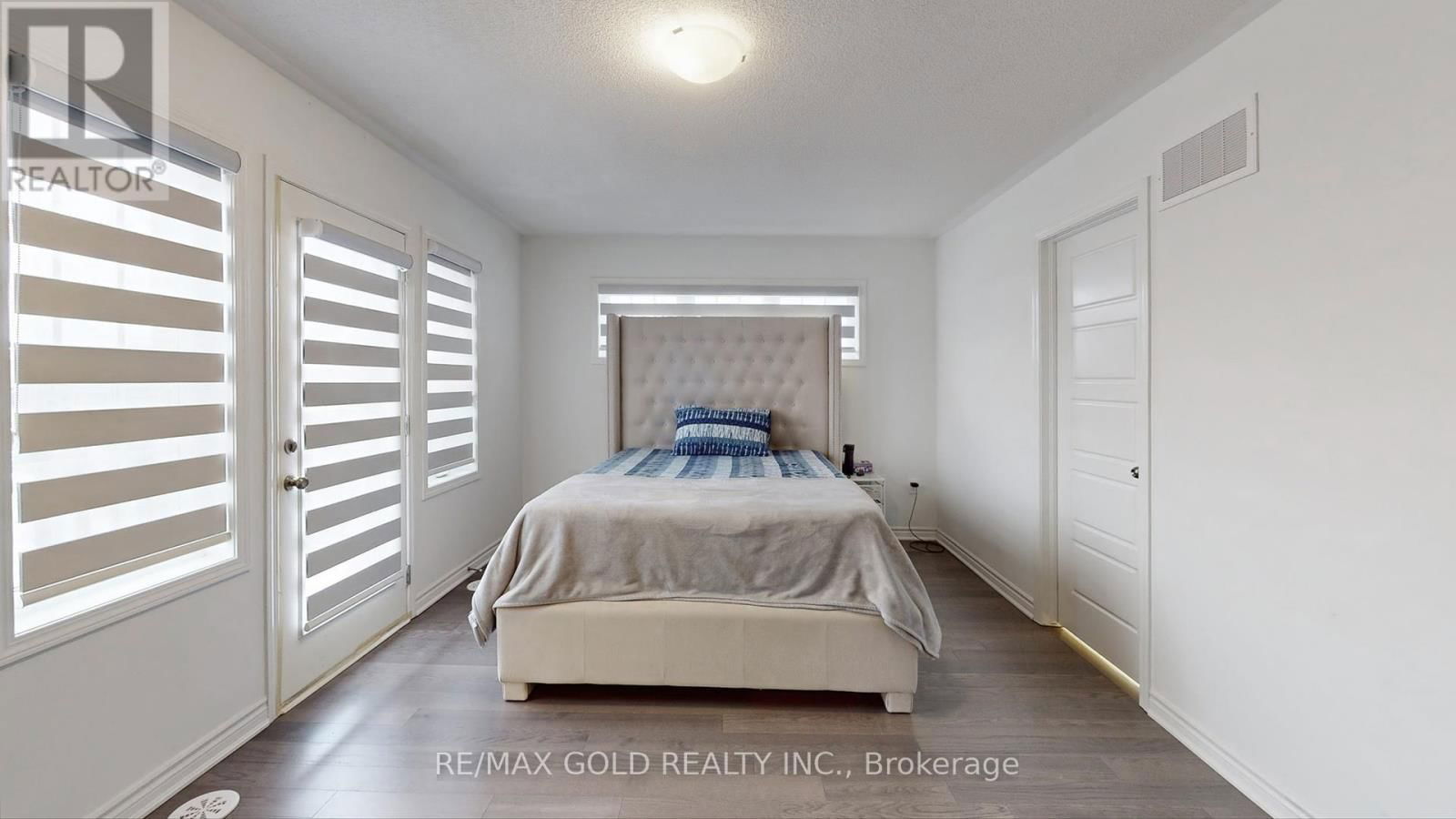 1210 ANSON GATE Image 33