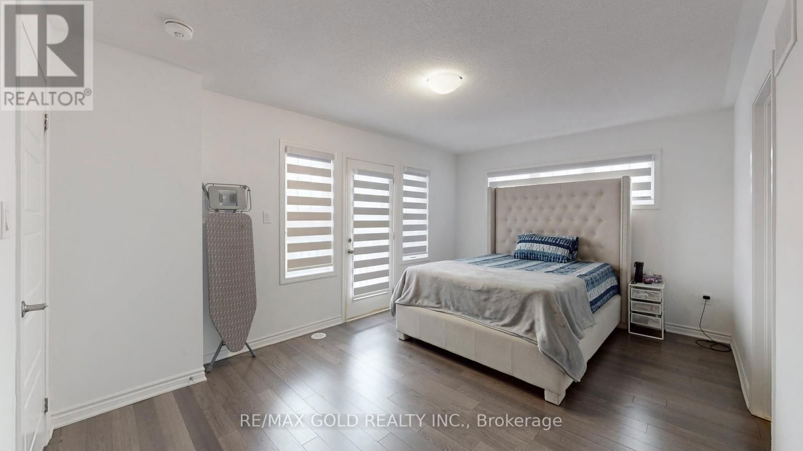 1210 ANSON GATE Image 35