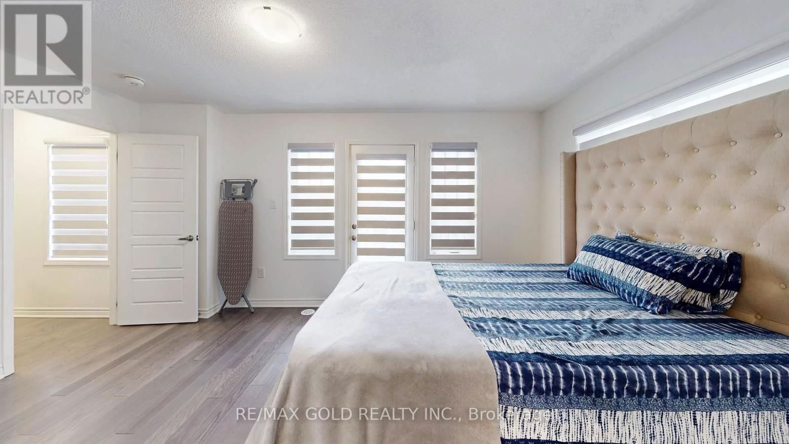 1210 ANSON GATE Image 36