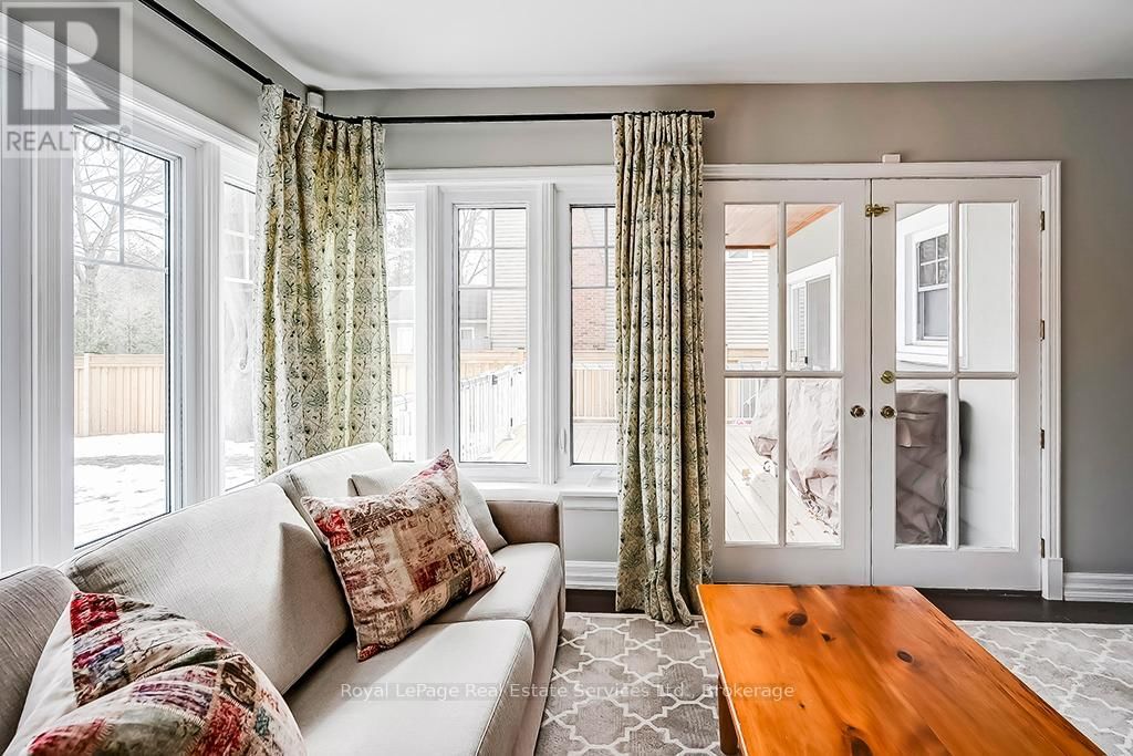 247 ALLAN STREET Image 12