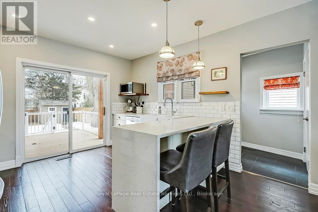 247 ALLAN STREET Image 16