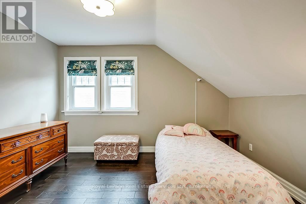 247 ALLAN STREET Image 30
