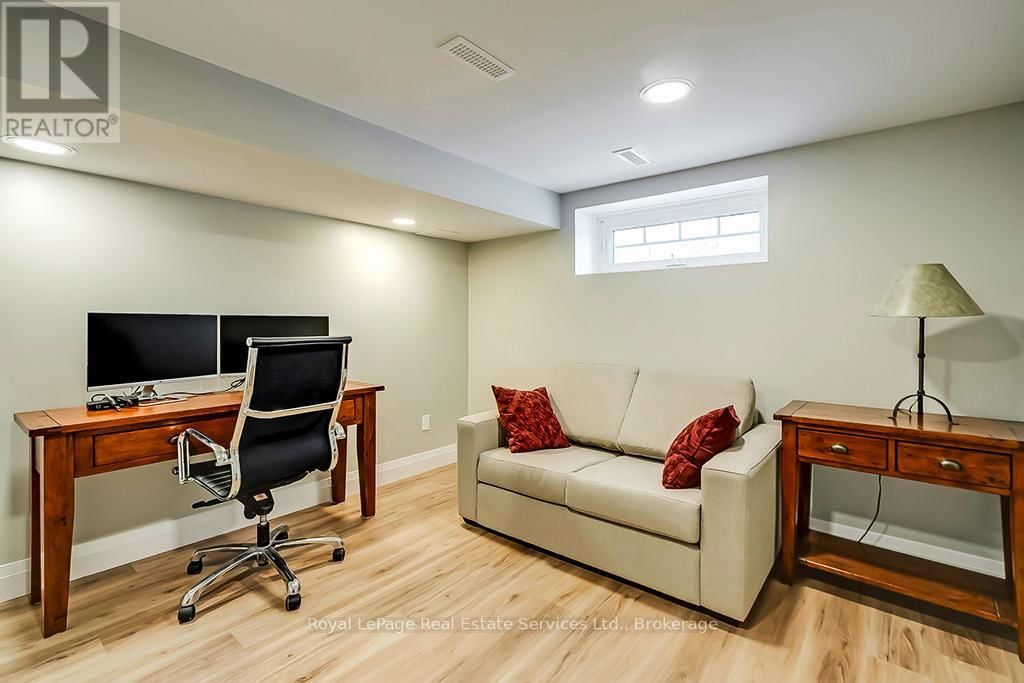 247 ALLAN STREET Image 36