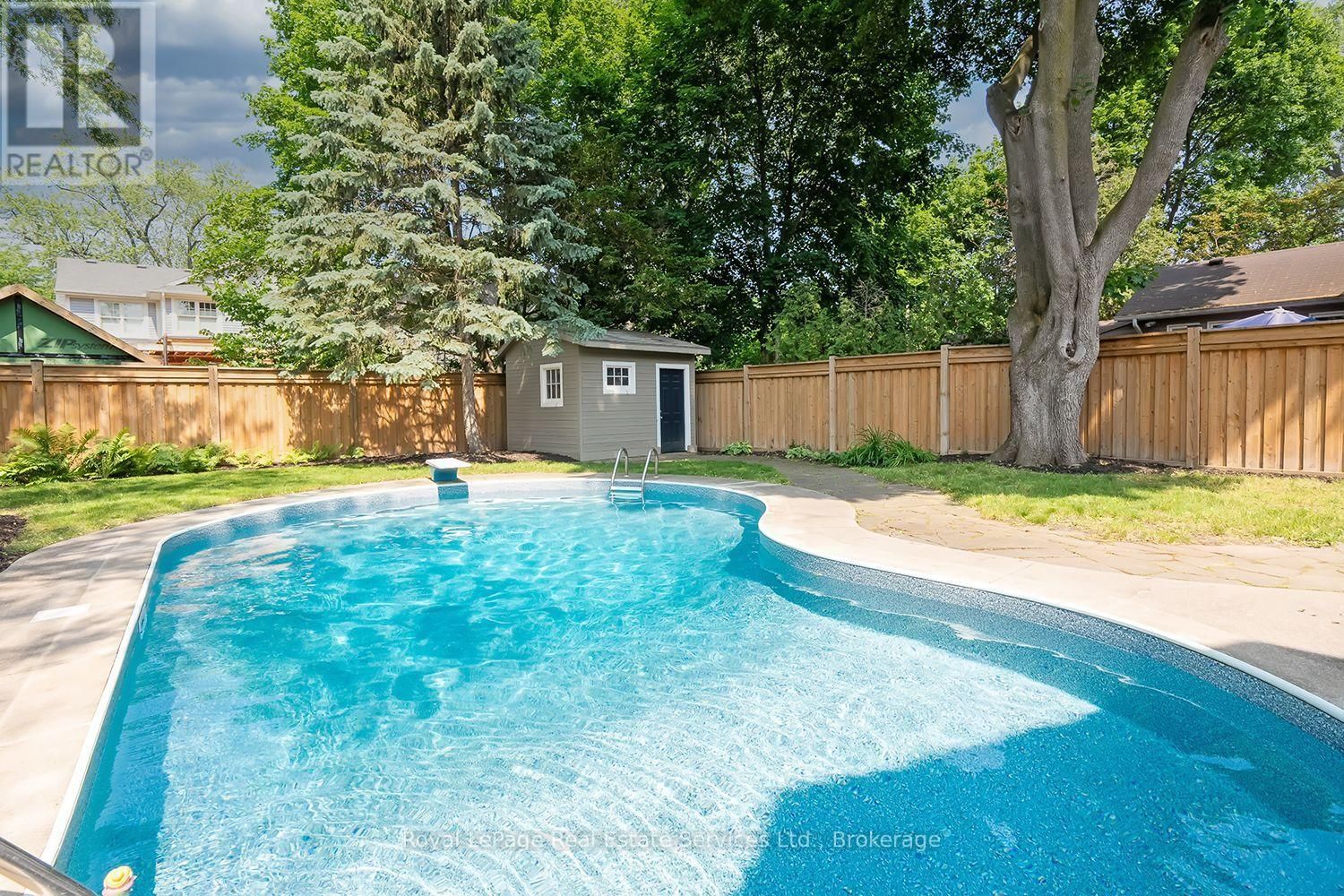 247 ALLAN STREET Image 42