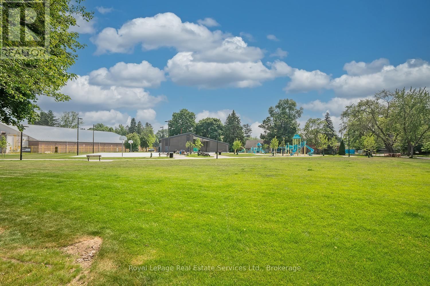 247 ALLAN STREET Image 46
