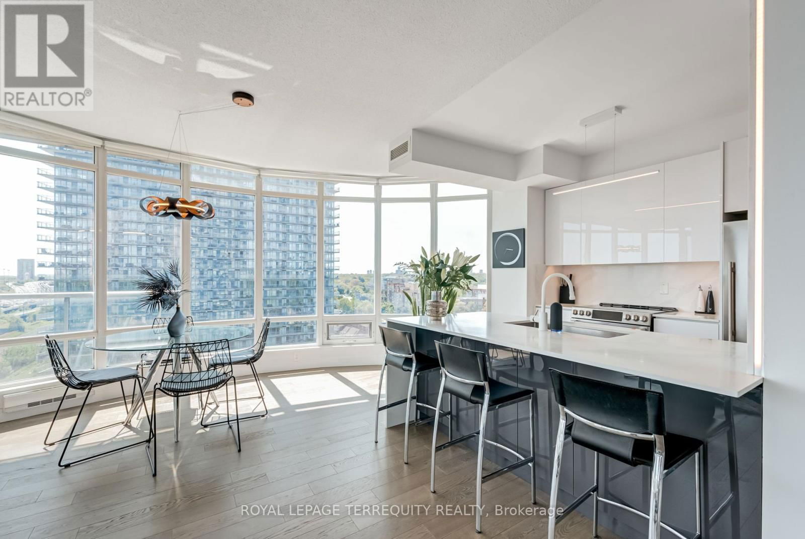 1210 - 15 WINDERMERE AVENUE Image 10
