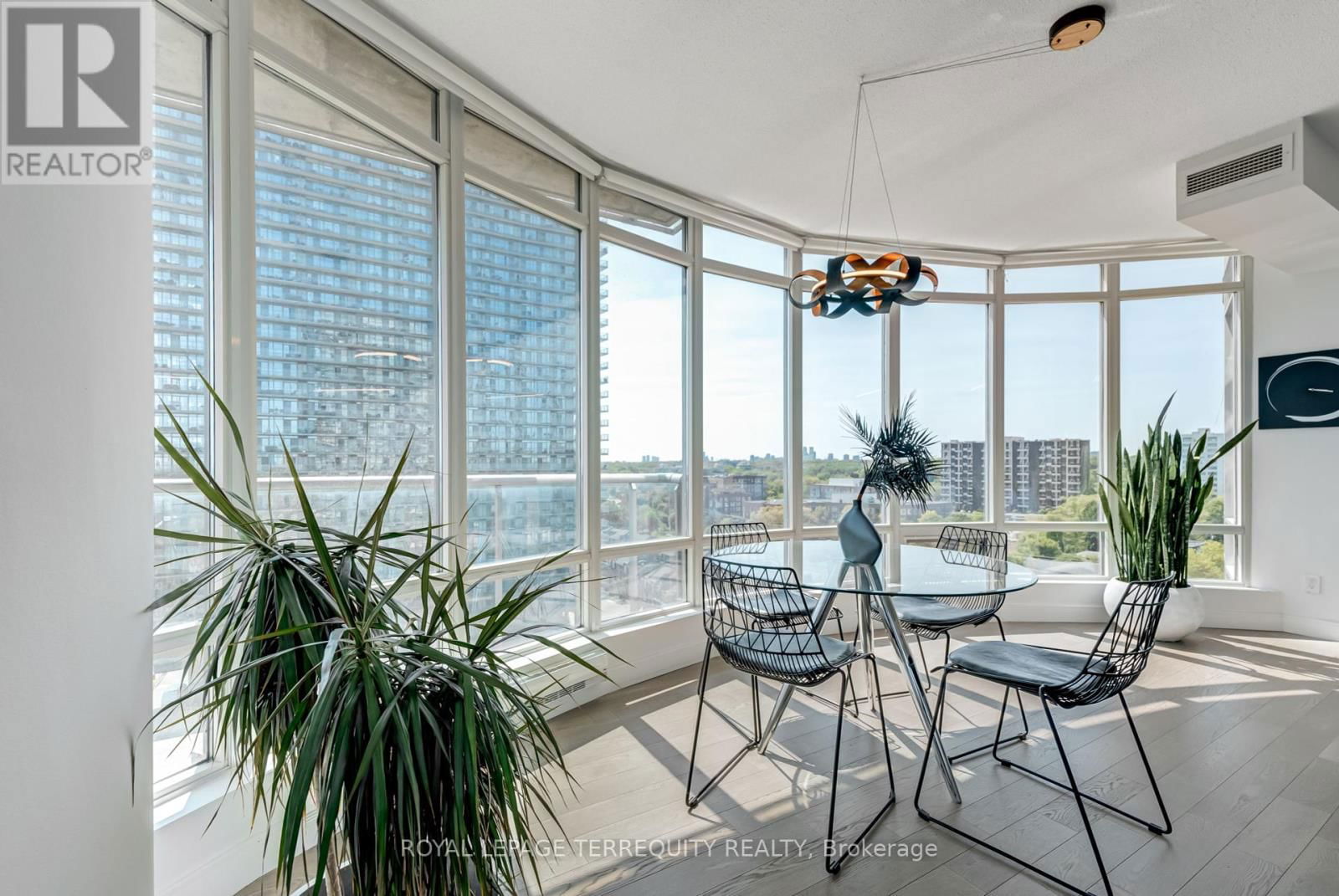 1210 - 15 WINDERMERE AVENUE Image 12