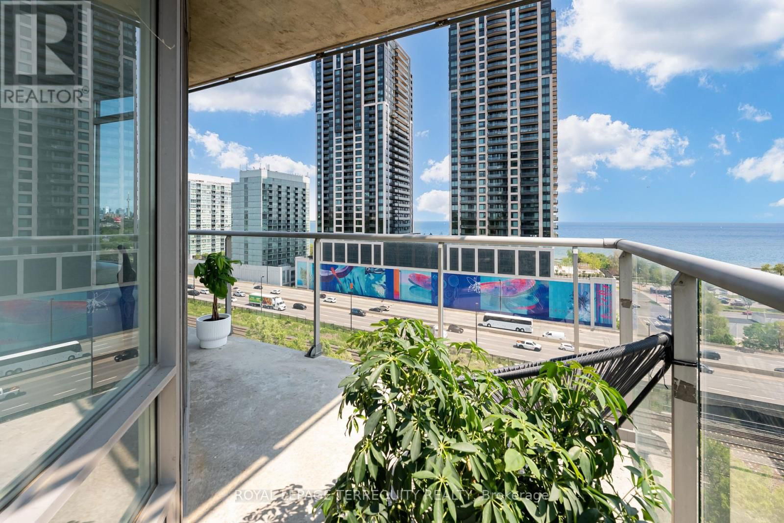1210 - 15 WINDERMERE AVENUE Image 31