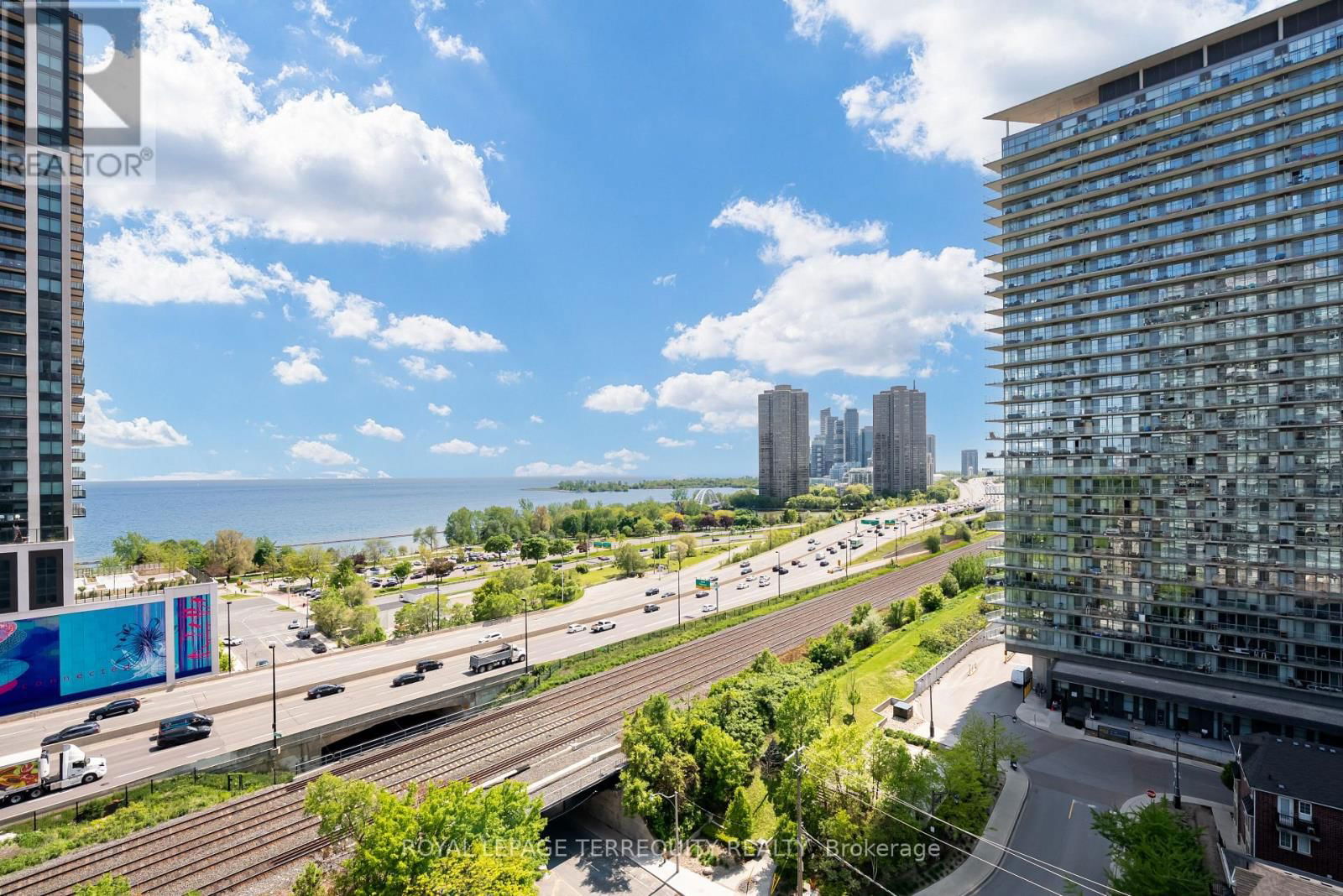 1210 - 15 WINDERMERE AVENUE Image 32