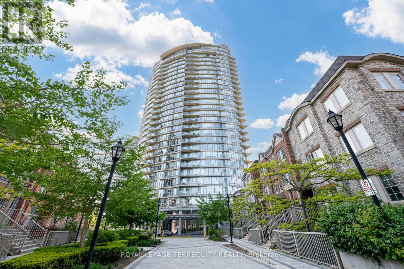 1210 - 15 WINDERMERE AVENUE Image 38