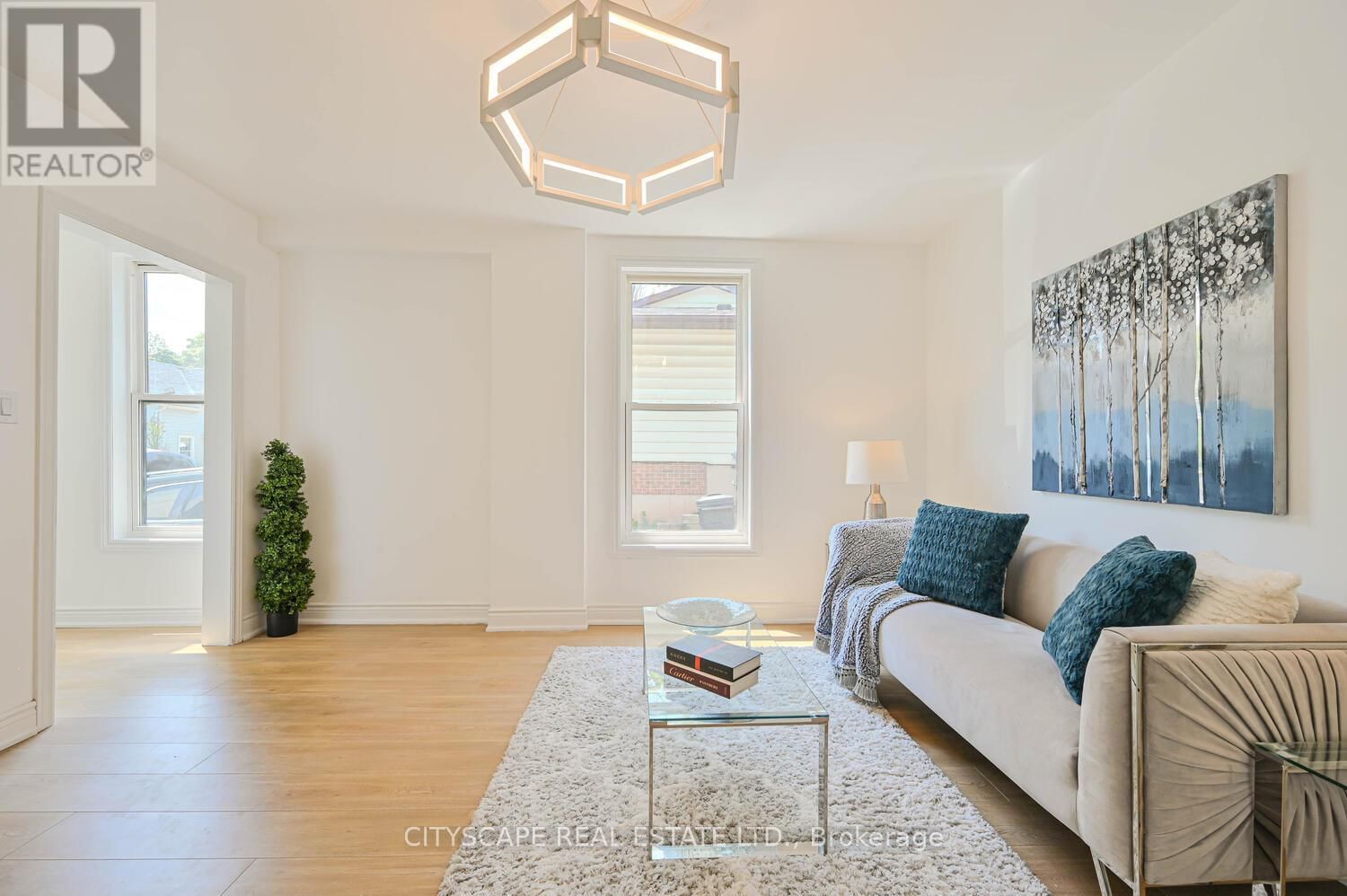 54 DAYFOOT DRIVE Image 10