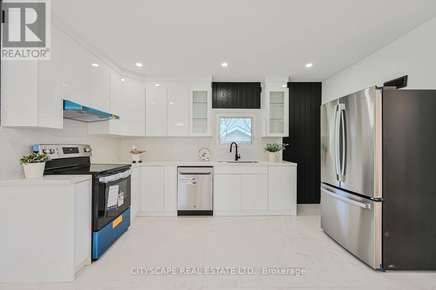 54 DAYFOOT DRIVE Image 17