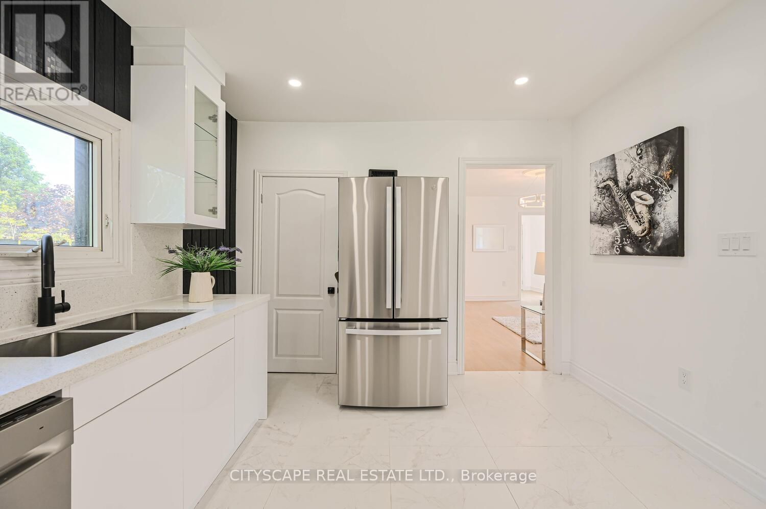 54 DAYFOOT DRIVE Image 19