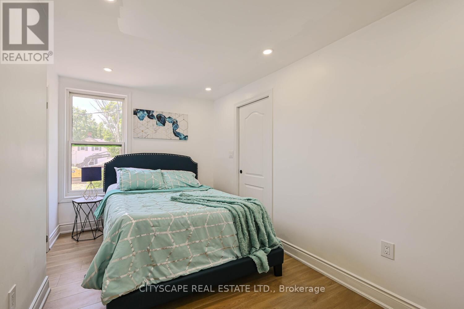54 DAYFOOT DRIVE Image 39