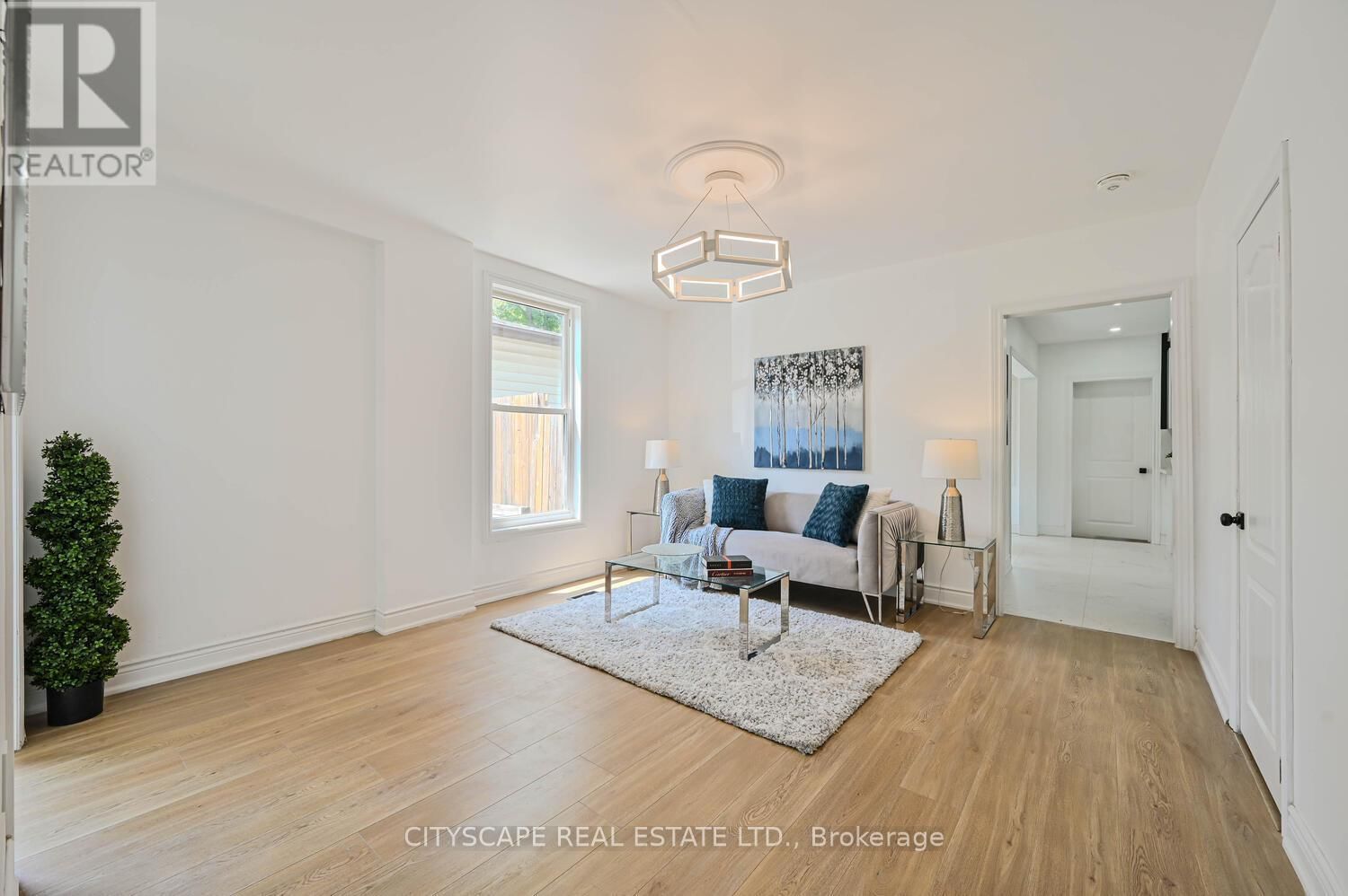 54 DAYFOOT DRIVE Image 9