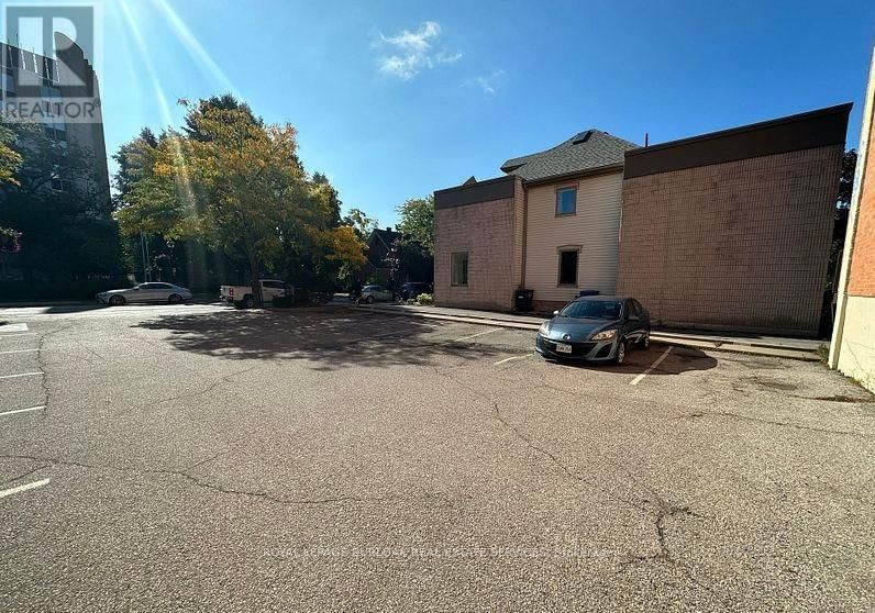 442 BRANT STREET Image 9